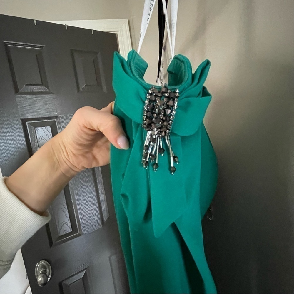 Terani Couture emerald green Off Shoulder High Scoop Neck Gown - Picture 4 of 11